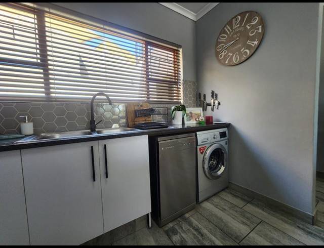 2 BEDROOM TOWNHOUSE FOR SALE IN MEYERSDAL